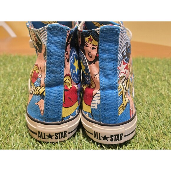 Converse Wonder Woman Vintage Comic Print Size Men's 7 Women's 9 EUC Rare HTF - Picture 5 of 12